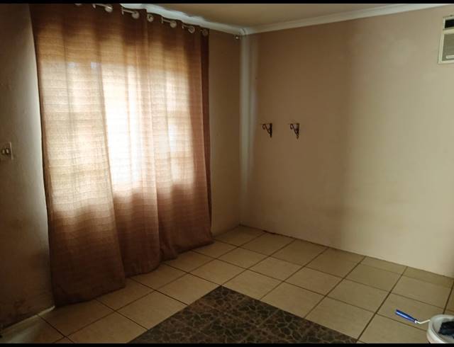 3 BEDROOM FREESTANDING TO LET IN WOODVIEW